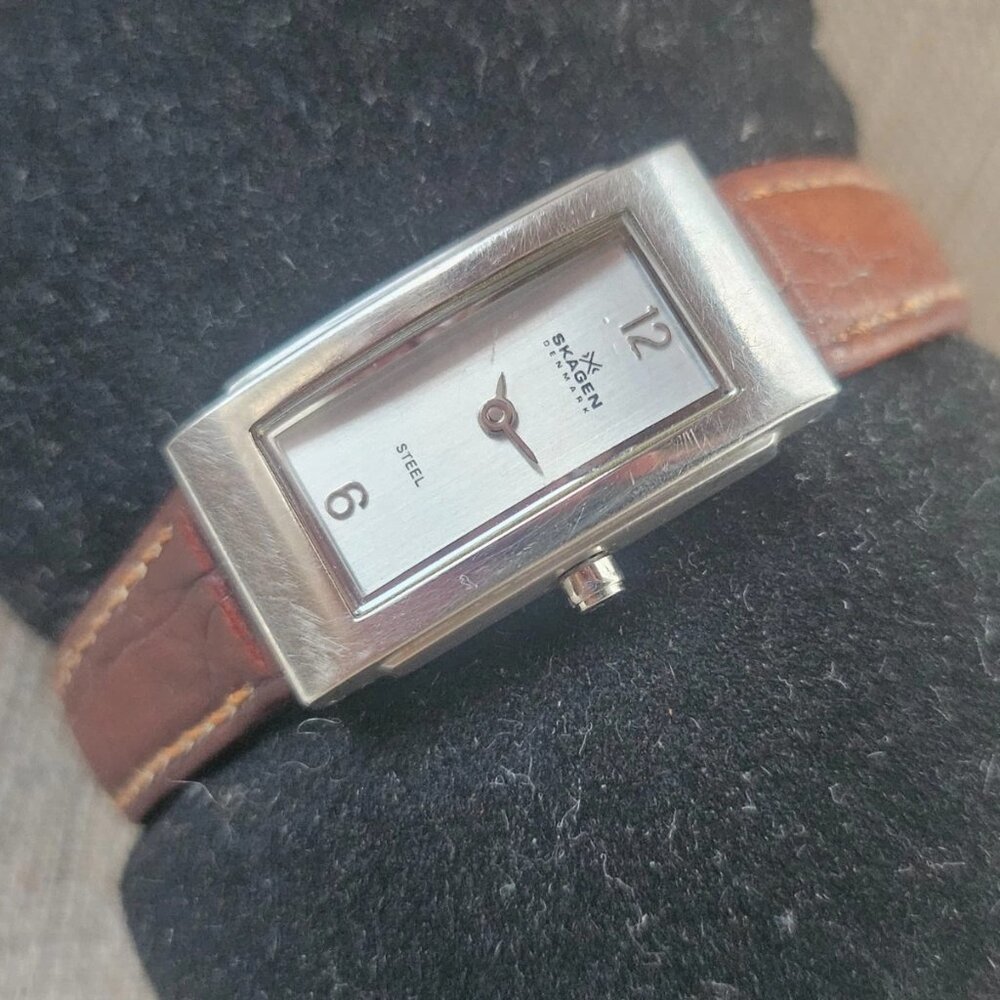 Skagen Denmark Ladies Wristwatch Silver Tone Case Brown Leather Strap Watch